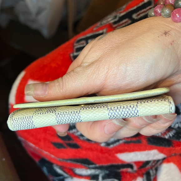 Louis Vuitton Damier Azur 4 Key Holder - Picture 9 of 14